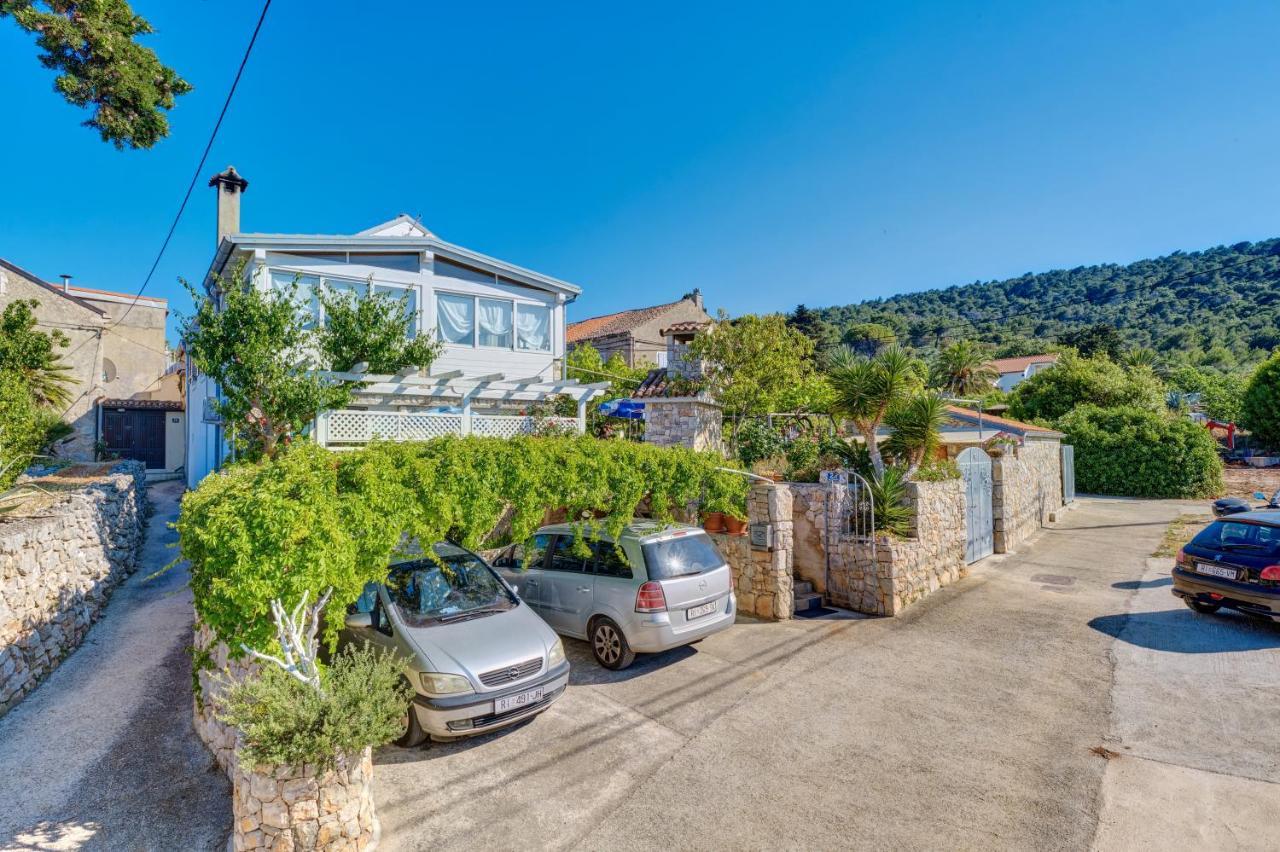 Apartment Neno - Terrace & Parking Veli Lošinj Екстериор снимка