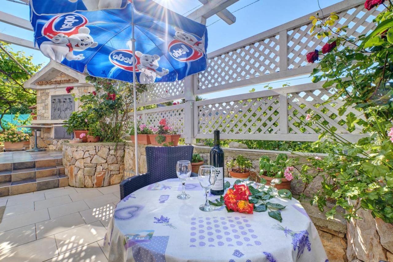 Apartment Neno - Terrace & Parking Veli Lošinj Екстериор снимка