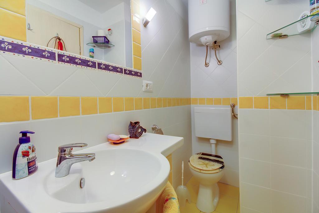 Apartment Neno - Terrace & Parking Veli Lošinj Екстериор снимка