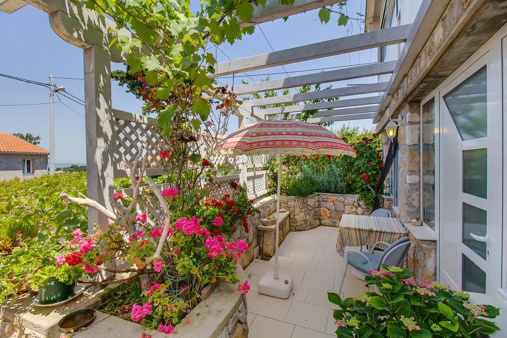 Apartment Neno - Terrace & Parking Veli Lošinj Екстериор снимка