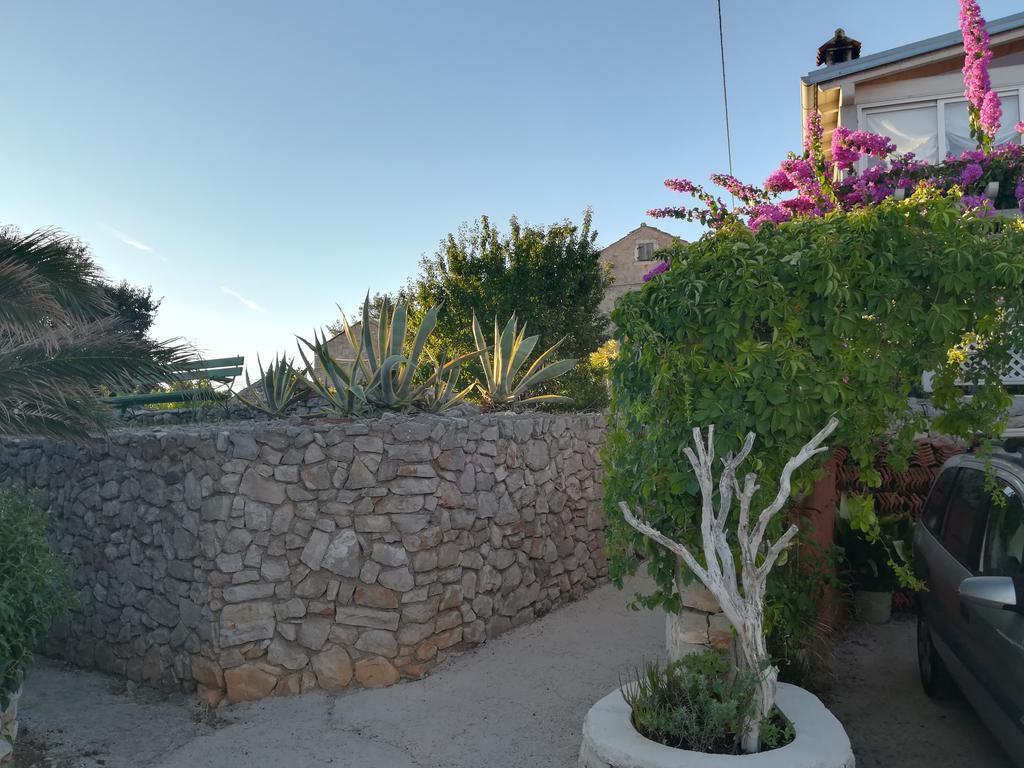 Apartment Neno - Terrace & Parking Veli Lošinj Екстериор снимка