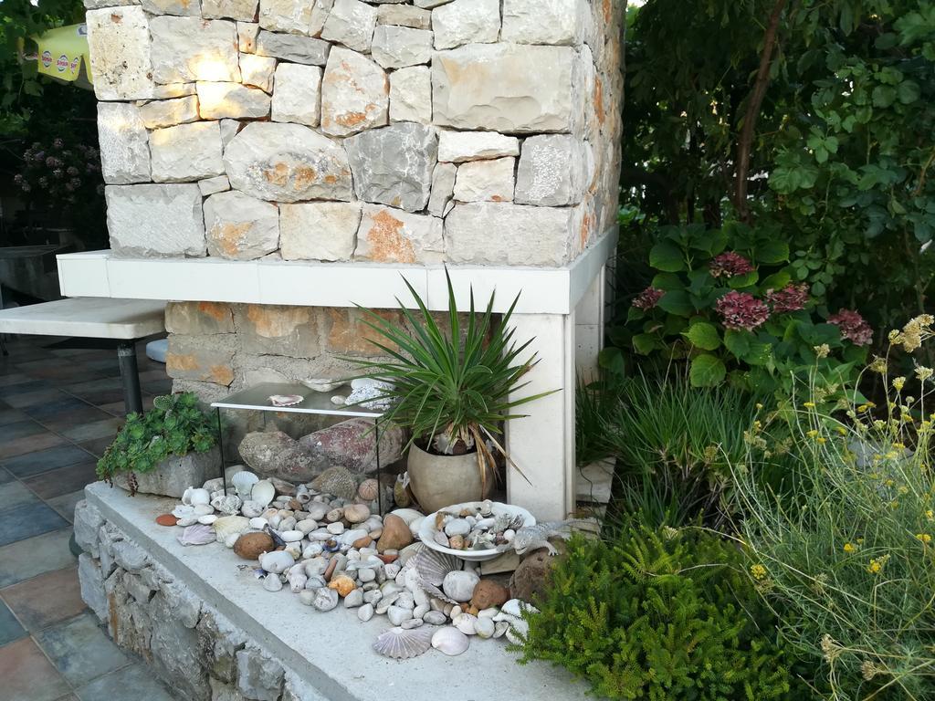 Apartment Neno - Terrace & Parking Veli Lošinj Екстериор снимка