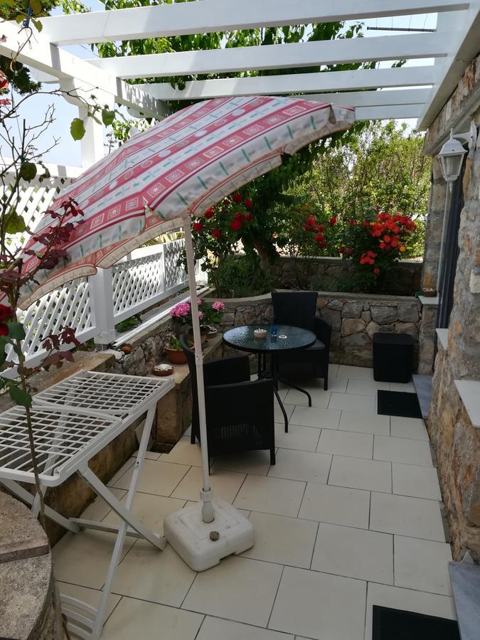 Apartment Neno - Terrace & Parking Veli Lošinj Екстериор снимка