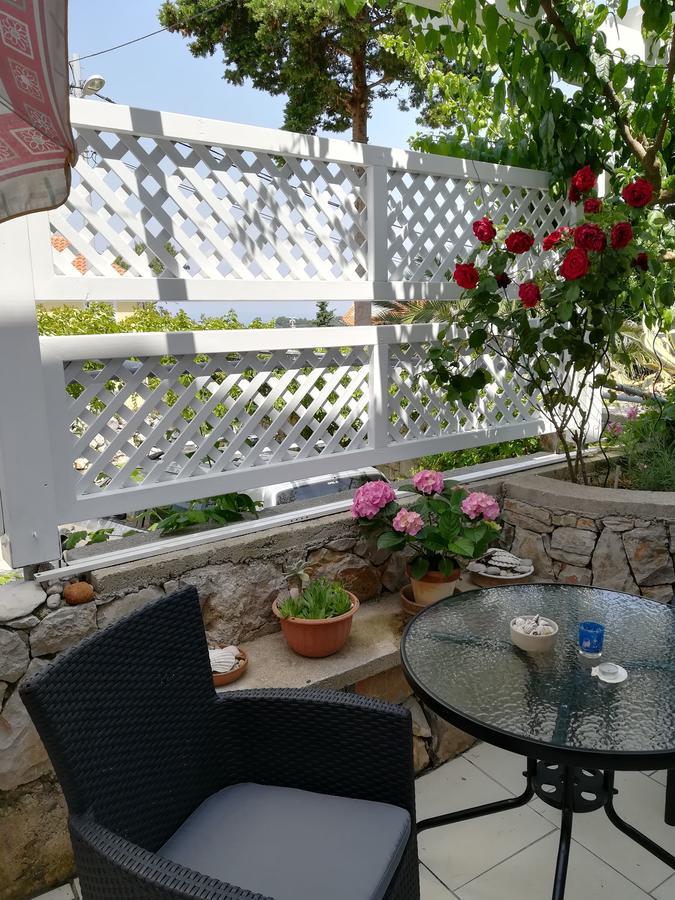 Apartment Neno - Terrace & Parking Veli Lošinj Екстериор снимка