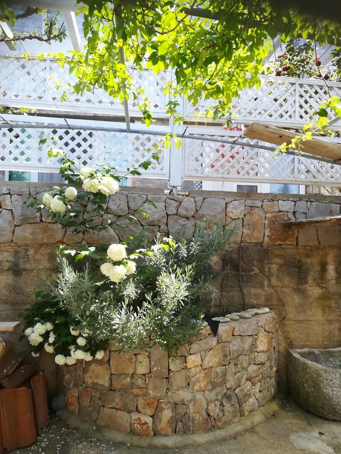 Apartment Neno - Terrace & Parking Veli Lošinj Екстериор снимка